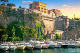Lais Puzzle - Hafen Marina Grande in Sorrento Stadt. Amalfiküste, Kampanien - 2.000 Teile