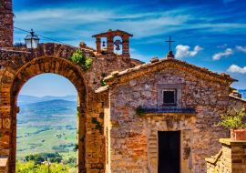 Lais Puzzle - Volterra, bei den alten Etruskern als Velathri oder Vlathri und bei den Römern als Volaterrae bekannt, ist eine Stadt und Gemeinde in der Toskana - 1.000 Teile