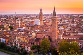 Lais Puzzle - Verona, nächtliches Stadtbild und Kirche Santa Anastasia, mit dem Fluss Etsch, in Venetien - 2.000 Teile