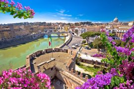 Lais Puzzle - Ewige Stadt Rom. Bunter Panoramablick über den Tiber und die historischen Wahrzeichen Roms - 2.000 Teile