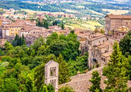 Lais Puzzle - Mittelalterliche Stadt Todi auf dem Hügel  - 1.000 Teile