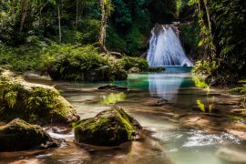 Lais Puzzle - Blaues Loch Wasserfall Jamaika - 2.000 Teile