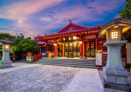 Lais Puzzle - Nachtansicht des Naminoue-Schreins in Okinawa - 1.000 Teile