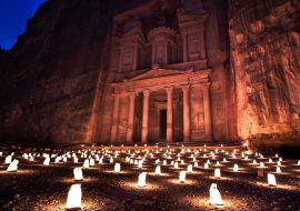 Lais Puzzle - Schatzkammer (Khasneh) in Petra, Jordanien, bei Nacht. Petra bei Nacht im Licht von 1.800 Kerzen - 1.000 Teile