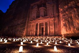 Lais Puzzle - Schatzkammer (Khasneh) in Petra, Jordanien, bei Nacht. Petra bei Nacht im Licht von 1.800 Kerzen - 2.000 Teile