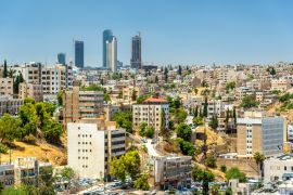 Lais Puzzle - Stadtbild des Stadtzentrums von Amman mit Wolkenkratzern im Hintergrund - 2.000 Teile