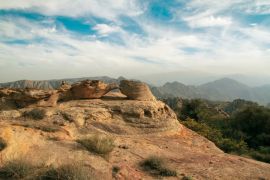 Lais Puzzle - Felsenberg im Dana-Biosphärenreservat in Jordanien - 2.000 Teile