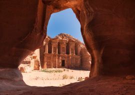 Lais Puzzle - Höhle und Kloster ad - dier in den Wüstenbergen von Jordanien in der antiken Stadt Petra - 1.000 Teile