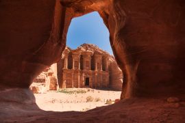 Lais Puzzle - Höhle und Kloster ad - dier in den Wüstenbergen von Jordanien in der antiken Stadt Petra - 2.000 Teile