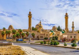 Lais Puzzle - Jordanien, Stadt Al Karak oder Kerak. Blick auf die schöne Moschee - 1.000 Teile