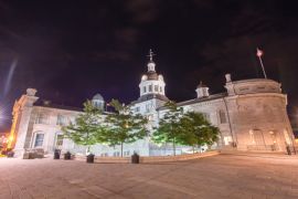 Lais Puzzle - Kingston City Hall, Ontario bei Nacht - 2.000 Teile