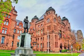 Lais Puzzle - Sir Oliver Mowat-Statue am Ontario Legislative Building in Toronto, Kanada - 2.000 Teile