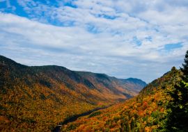 Lais Puzzle - Herbst im Tal des Jacques Cartier Flusses, Quebec, Kanada - 1.000 Teile