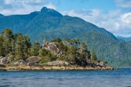 Lais Puzzle - Bucht in der Nähe von Tofino an der Westküste von Vancouver Island am nördlichen Rand des Pacific Rim National Park Reserve, British Columbia. Kanada - 2.000 Teile