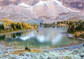 Lais Puzzle - Alpine Seenlandschaft auf dem Opabin Plateau auf dem Great Hiking Trail oberhalb des Lake O'Hara während des Wechsels der Herbstfarben im Yoho National Park in British Columbia, Kanada - 1.000 Teile