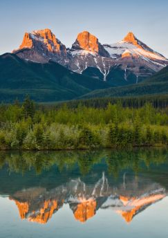 Lais Puzzle - Three Sisters bei Sonnenaufgang in der Nähe von Canmore, Alberta, Kanada - 1.000 Teile