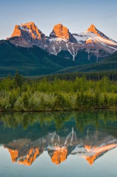 Lais Puzzle - Three Sisters bei Sonnenaufgang in der Nähe von Canmore, Alberta, Kanada - 2.000 Teile