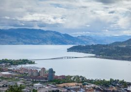 Lais Puzzle - Luftaufnahme von Kelowna vom Knox Mountain Park, British Columbia, Kanada - 1.000 Teile
