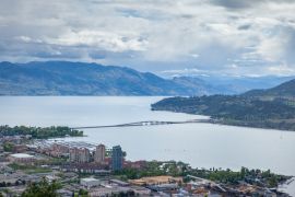 Lais Puzzle - Luftaufnahme von Kelowna vom Knox Mountain Park, British Columbia, Kanada - 2.000 Teile