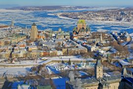 Lais Puzzle - Quebec Lower City, St. Lawrence River im Winter, Quebec, Kanada. Der historische Bezirk von Québec City gehört zum UNESCO-Weltkulturerbe - 2.000 Teile
