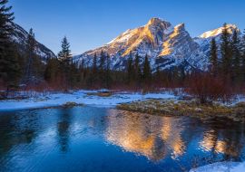 Lais Puzzle - Mount Kidd, ein Berg in Kananaskis in den kanadischen Rocky Mountains, Alberta, Kanada, und der Kananaskis River im Winter - 1.000 Teile
