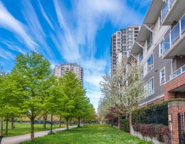 Lais Puzzle - Moderne Apartmenthäuser in Vancouver, British Columbia, Kanada - 40, 100, 200, 500, 1.000 & 2.000 Teile