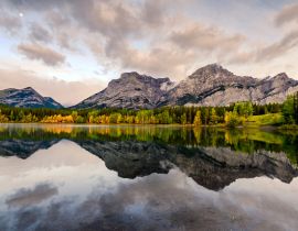 Lais Puzzle - Kanadische Rocky Mountains mit Mondspiegelung auf dem Wedge Lake am Morgen in Kananaskis Country - 40, 100, 200, 500, 1.000 & 2.000 Teile