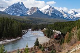 Lais Puzzle - Zug in einem Tal in Banff, Kanada - 2.000 Teile