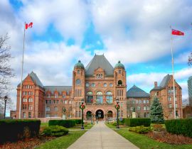 Lais Puzzle - Legislative Versammlung von Ontario im Queens Park zur Weihnachtszeit. Toronto, Ontario - 40, 100, 200, 500, 1.000 & 2.000 Teile