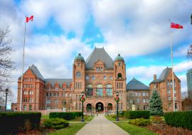 Lais Puzzle - Legislative Versammlung von Ontario im Queens Park zur Weihnachtszeit. Toronto, Ontario - 1.000 Teile