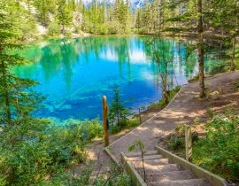 Lais Puzzle - Majestätischer Bergsee in Kanada - 40, 100, 200, 500, 1.000 & 2.000 Teile