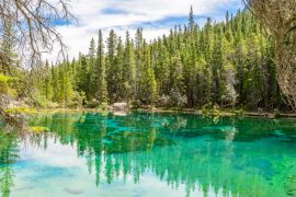 Lais Puzzle - Majestätischer Bergsee in Kanada - 2.000 Teile