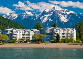 Lais Puzzle - Eigentumswohnung mit Seeblick und herrlichem Bergblick in Harrison Hot Springs, British Columbia, Kanada - 1.000 Teile