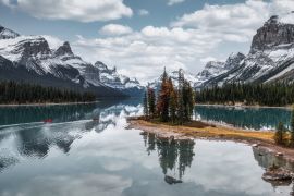 Lais Puzzle - Spirit Island mit den kanadischen Rockies am Maligne Lake im Jasper National Park - 2.000 Teile