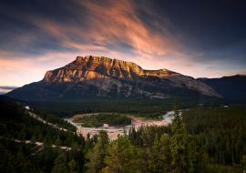 Lais Puzzle - Sonnenaufgang Der Bow River und Mount Rundle bei den Hoodoos - 1.000 Teile