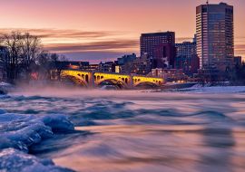 Lais Puzzle - Sonnenaufgang über dem winterlichen Bow River in der Innenstadt von Calgary - 1.000 Teile
