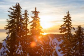 Lais Puzzle - Blick auf den Sonnenuntergang vom Gipfel des Hollyburn Mountain in der Wintersaison. West Vancouver, British Columbia, Kanada - 2.000 Teile