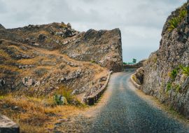 Lais Puzzle - Insel Santo Antao, Kap Verde. Lokale Straße auf dem Delgadinho-Bergkamm, die nach Ribeira Grande führt - 1.000 Teile