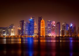 Lais Puzzle - Beleuchtete Skyline von Doha bei Nacht, Katar, Naher Osten - 1.000 Teile