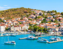 Lais Puzzle - Blick auf die Meeresküste in Trogir mit bunten Häusern, Dalmatien, Kroatien - 40, 100, 200, 500, 1.000 & 2.000 Teile