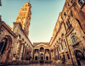 Lais Puzzle - Der Diokletianspalast in Split, Kroatien - Der berühmte Diokletianspalast ist ein antiker Palast, der für Kaiser Diokletian im historischen Zentrum von Split, Kroatien, errichtet wurde - 40, 100, 200, 500, 1.000 & 2.000 Teile