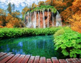 Lais Puzzle - Schöner Holzpfad für Naturtrekking mit Seen und Wasserfalllandschaft im Nationalpark Plitvicer Seen, UNESCO-Weltnaturerbe und berühmtes Reiseziel in Kroatien - 40, 100, 200, 500, 1.000 & 2.000 Teile