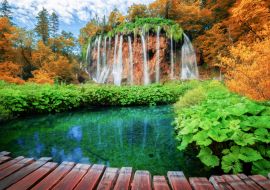 Lais Puzzle - Schöner Holzpfad für Naturtrekking mit Seen und Wasserfalllandschaft im Nationalpark Plitvicer Seen, UNESCO-Weltnaturerbe und berühmtes Reiseziel in Kroatien - 1.000 Teile