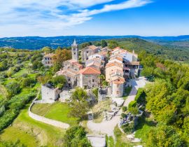 Lais Puzzle - Schöne Altstadt von Hum auf dem Hügel, traditionelle Architektur in Istrien, Kroatien - 40, 100, 200, 500, 1.000 & 2.000 Teile