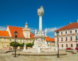 Lais Puzzle - Platz der Heiligen Dreifaltigkeit, Säulen mit Statuen in Tvrdja, alte historische Stadt Osijek, Kroatien - 40, 100, 200, 500, 1.000 & 2.000 Teile