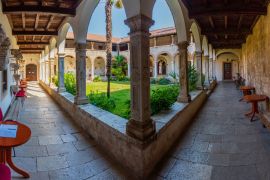 Lais Puzzle - Kreuzgang der Kirche und des Klosters des Heiligen Franziskus in Pula, Kroatien - 2.000 Teile