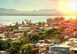 Lais Puzzle - Panoramablick über die Stadt Gibara in der Provinz Holguin, Kuba - 1.000 Teile