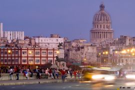 Lais Puzzle - Havanna bei Sonnenuntergang mit Verkehrsampeln und Blick auf das Capitol - 2.000 Teile