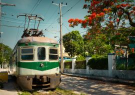 Lais Puzzle - Vintage-Bild eines alten elektrischen Zuges in Kuba - 1.000 Teile