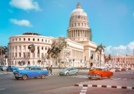 Lais Puzzle - Oldtimer in Havanna neben dem Capitol-Gebäude - 1.000 Teile